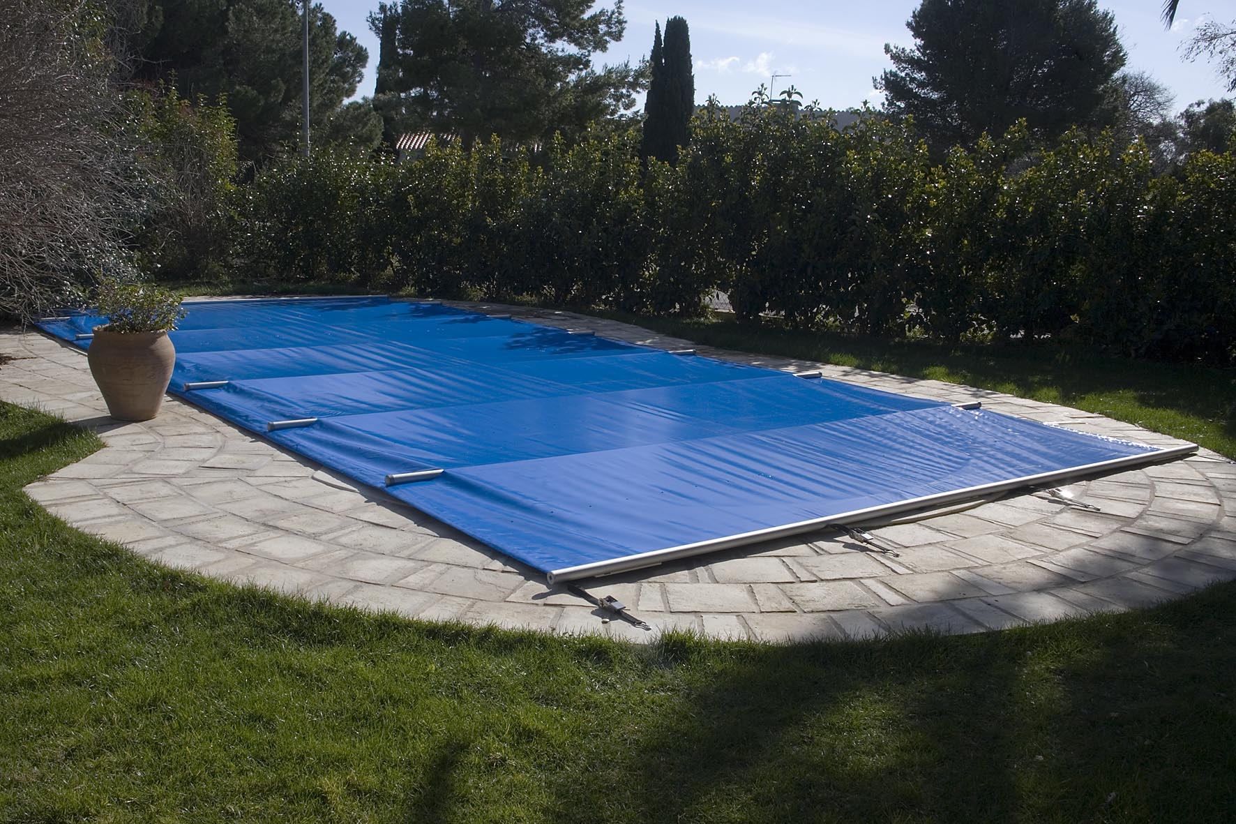 Pourquoi choisir les bâches à barres de piscine ?